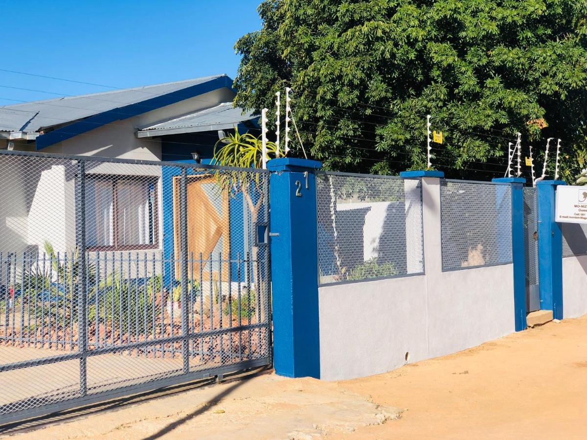 Mo-Nize Villa Guesthouse Otjiwarongo Exteriör bild