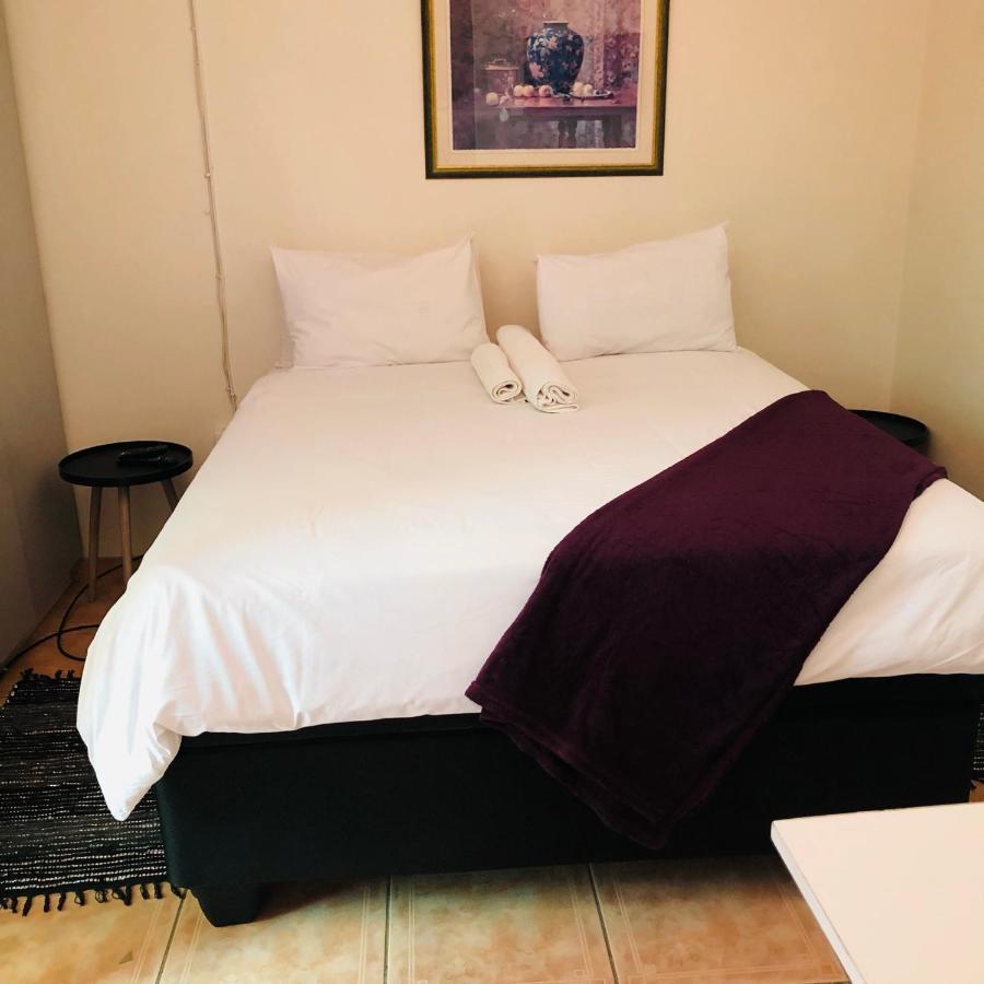 Mo-Nize Villa Guesthouse Otjiwarongo Exteriör bild