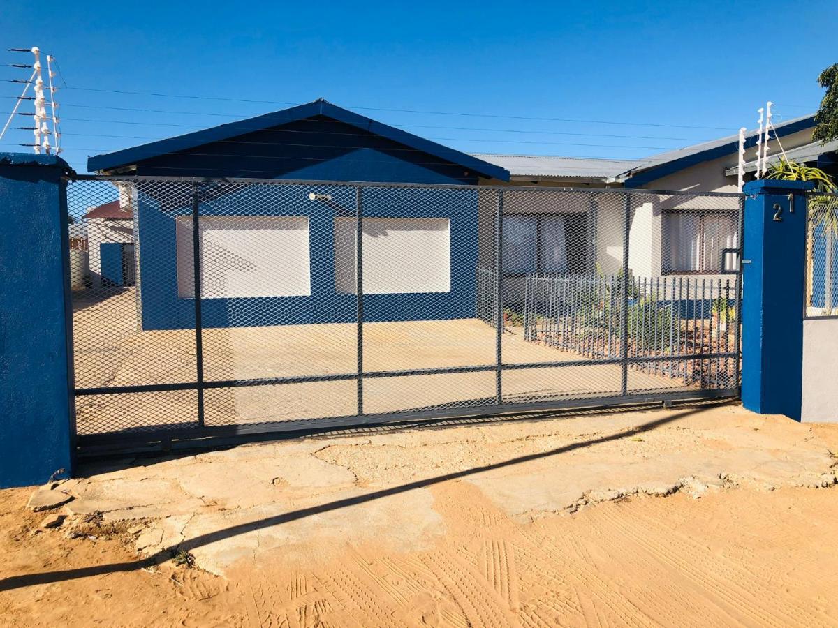 Mo-Nize Villa Guesthouse Otjiwarongo Exteriör bild