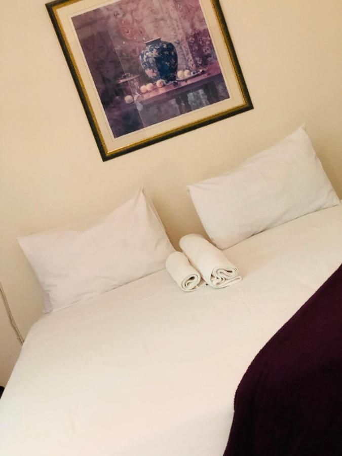 Mo-Nize Villa Guesthouse Otjiwarongo Exteriör bild