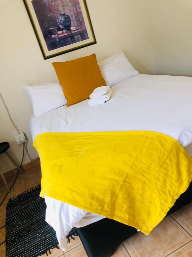 Mo-Nize Villa Guesthouse Otjiwarongo Exteriör bild